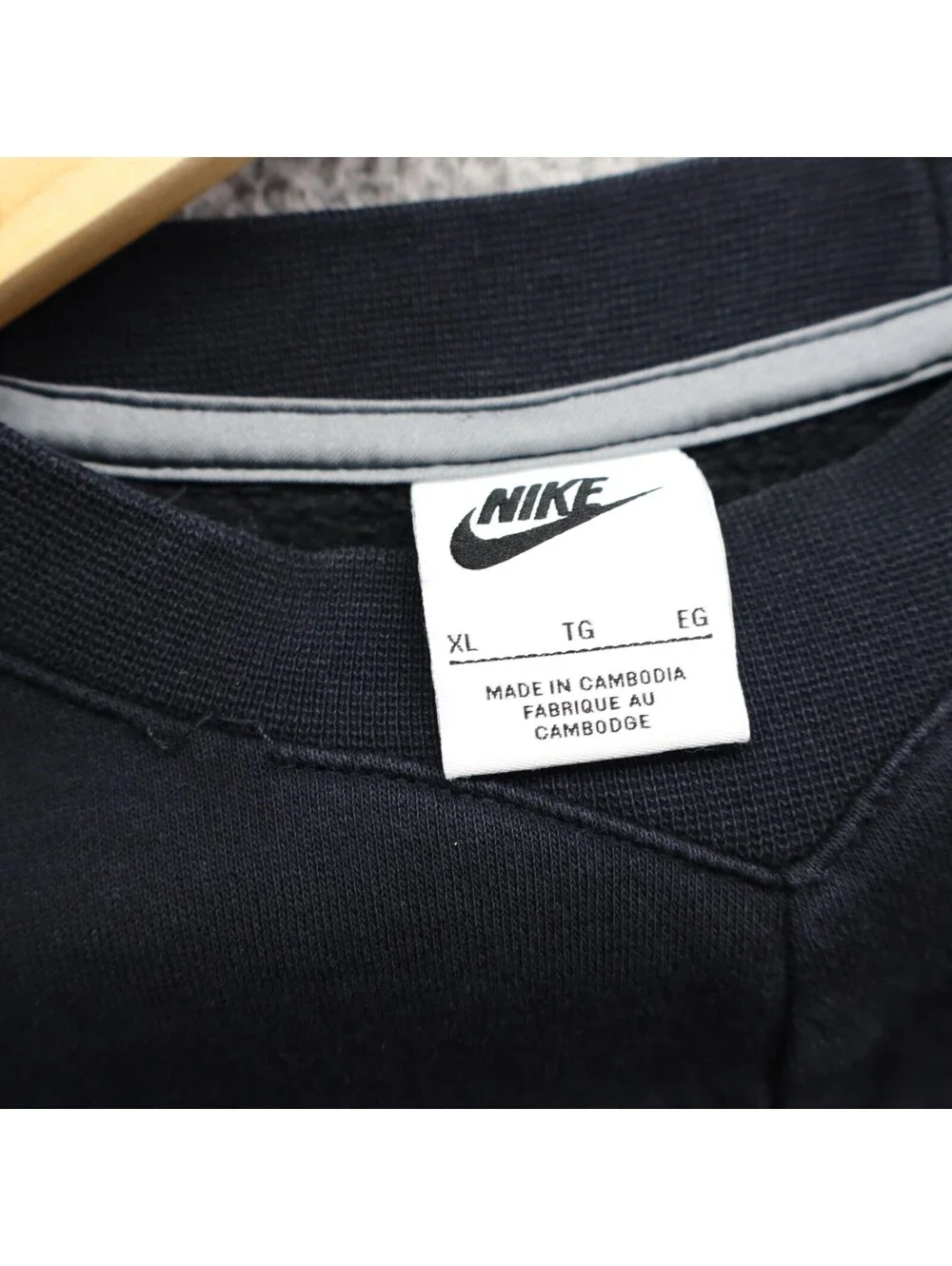 Nike Boy XL sportswear crew sweatshirt DQ8819-010 youth